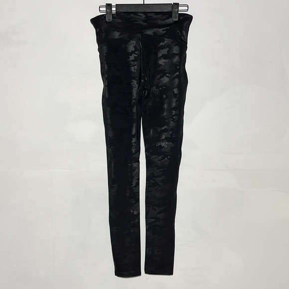 SPANX Slim Built In Contoured Power Waistband Tummy Shaping Camo Leggings Size M - Picture 5 of 7